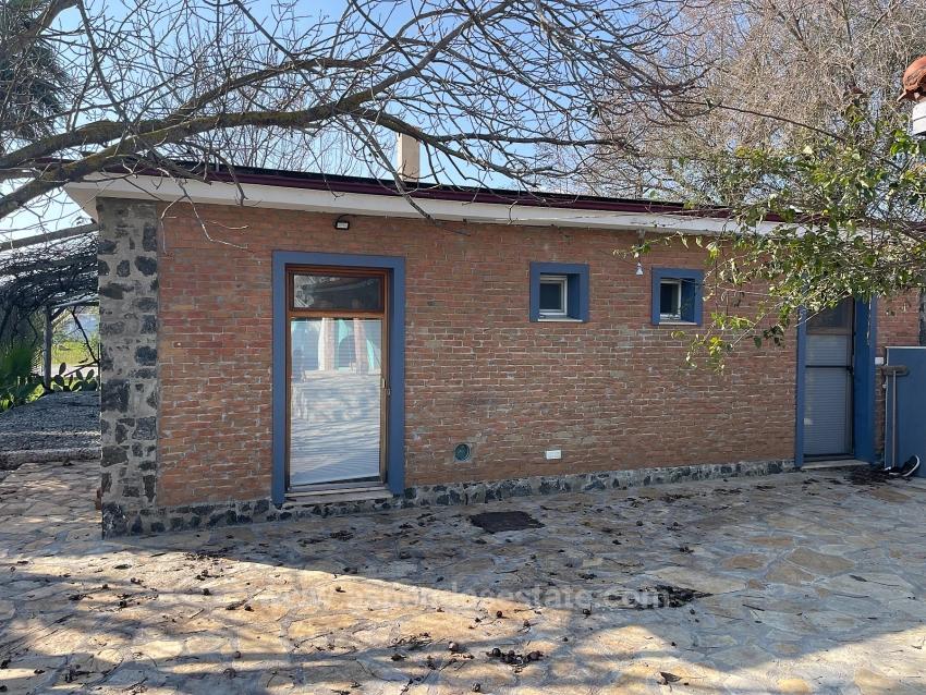 Freistehendes, Eingeschossiges Haus Auf Einem 2882 M² Großen Grundstück In Eskiköy Zu Verkaufen.