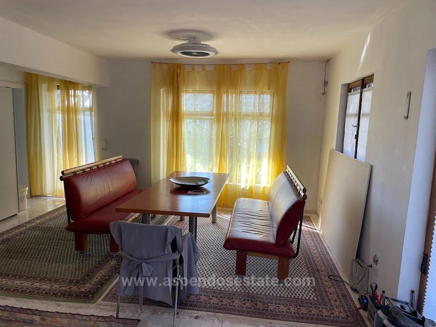 Freistehendes, Eingeschossiges Haus Auf Einem 2882 M² Großen Grundstück In Eskiköy Zu Verkaufen.