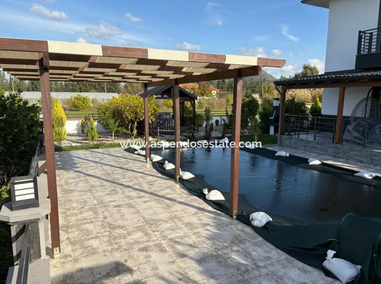 4 1 Villen Zum Verkauf Auf 14.136 M2 Feld In Eskiköy