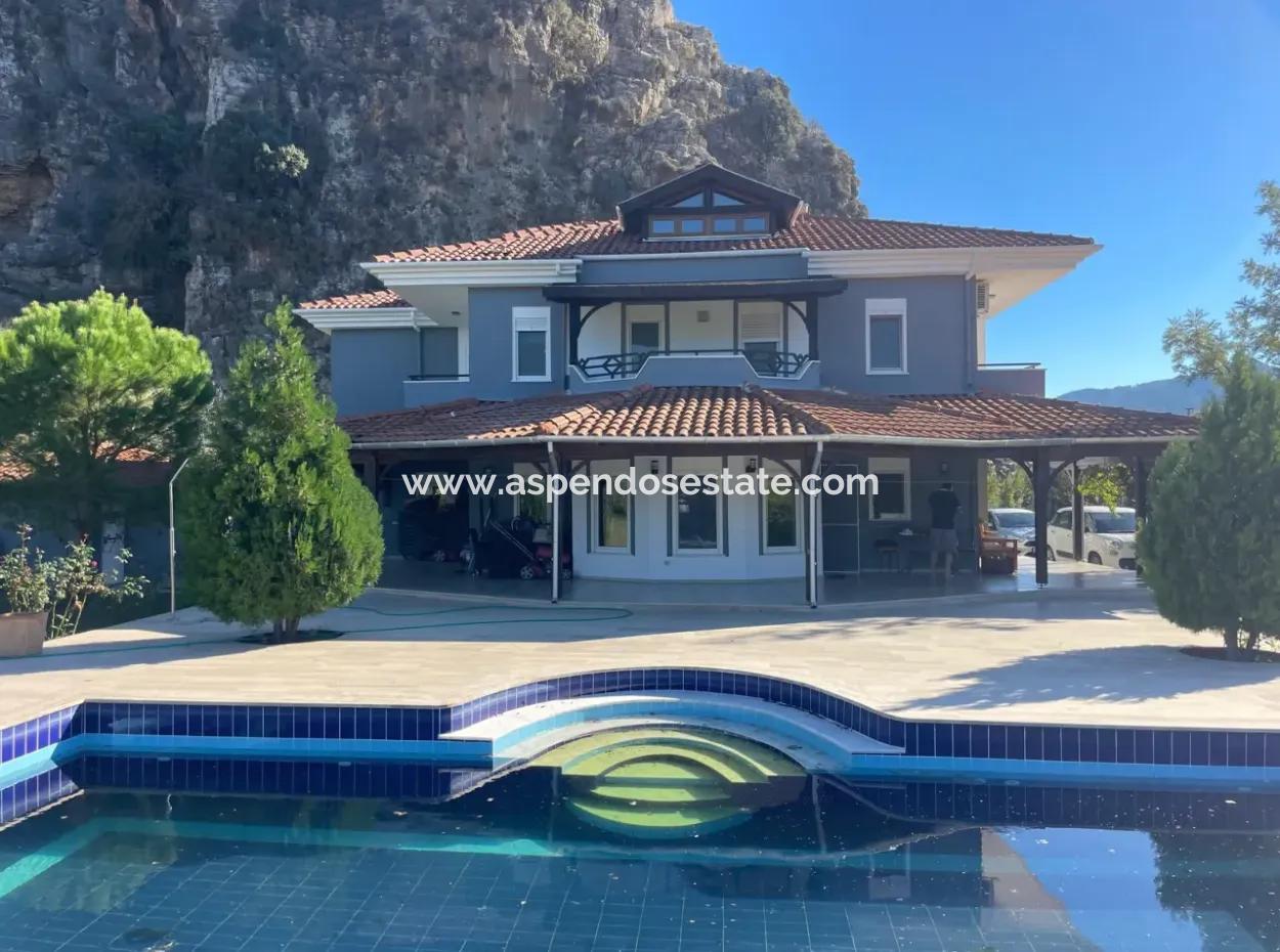 4 2 Villen Zum Verkauf Auf Einem Grundstück Von 6000M2 In Dalyan Gulpinar