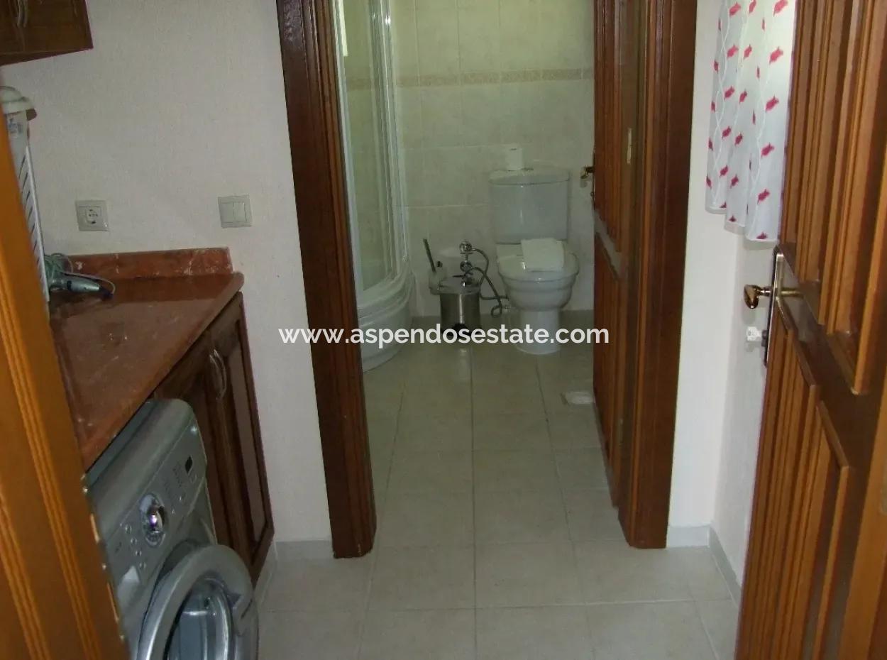 Der Malerische See Und Der Kanal In Die Lagune Zum Meer, Luxus-Villa Zum Verkauf In Der Königlichen Gräber Von Maras