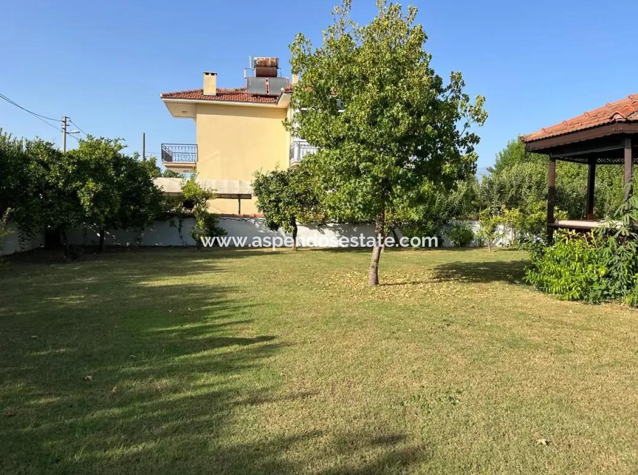 Villa Zum Verkauf In Okçular Auf 1007M2 Grundstück