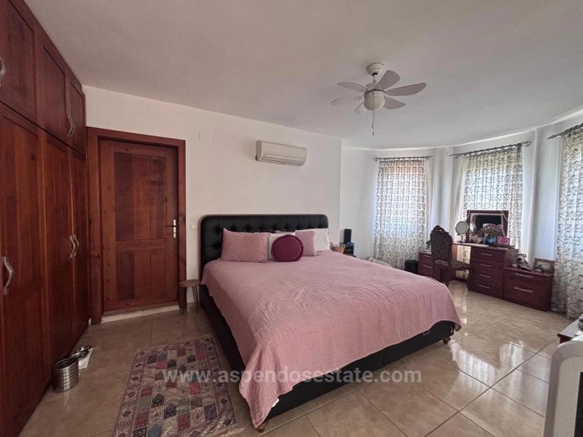 5+1 Villa For Sale In A 980M2 Land On The Corner In Dalyan Maraş