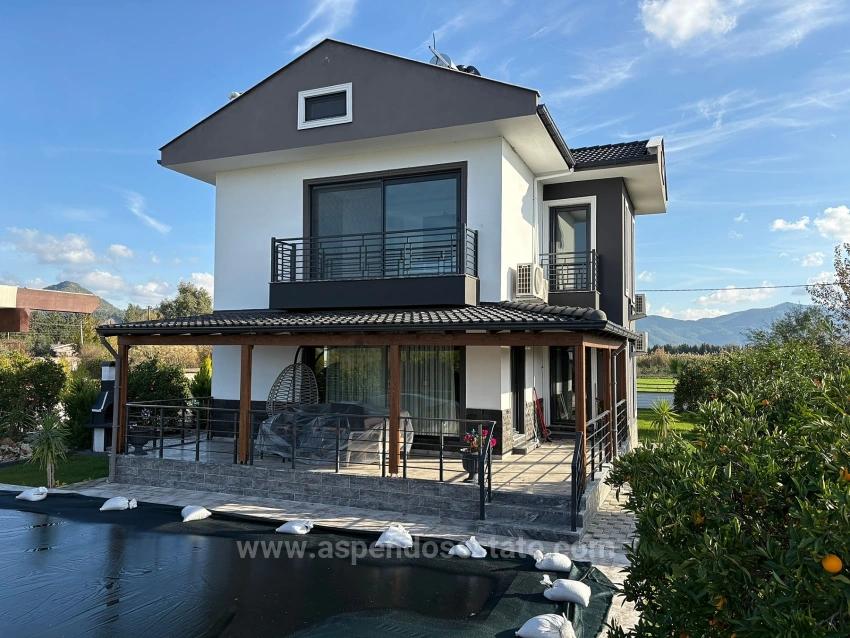 4+1 Villa For Sale In Eskiköy, Located In A 14,136 M2 Field
