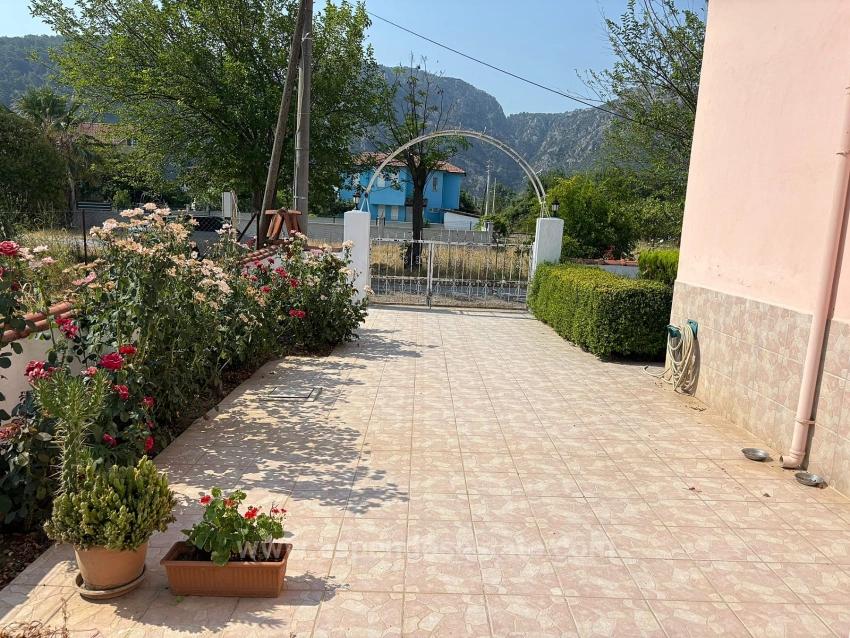 Two-Story House For Sale On A 514M2 Plot In Okçular.