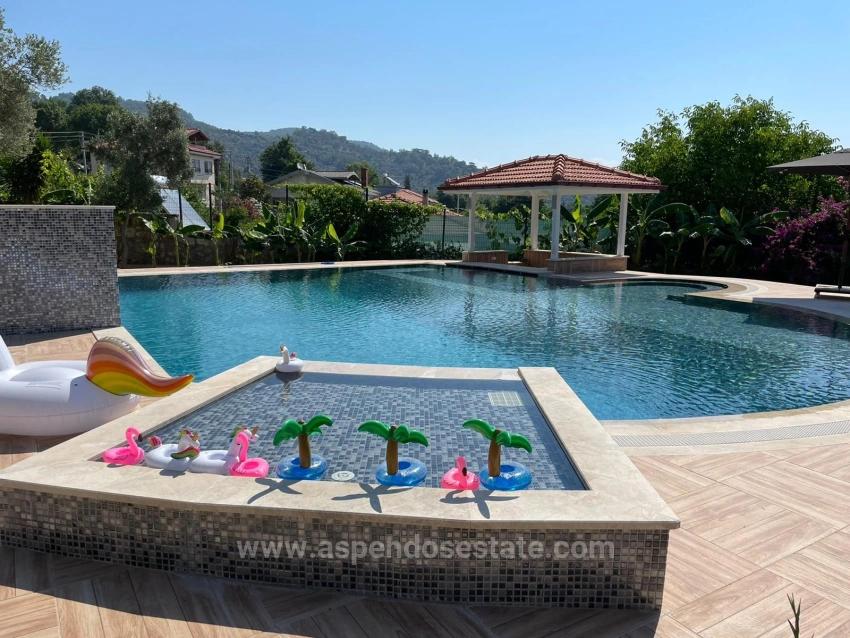 5+2 Villa For Sale In Çandır With Sea And Lake View