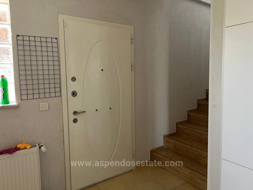 Угловой Участок, 600 М2, Вилла 3+1, Продается В Дальяне.