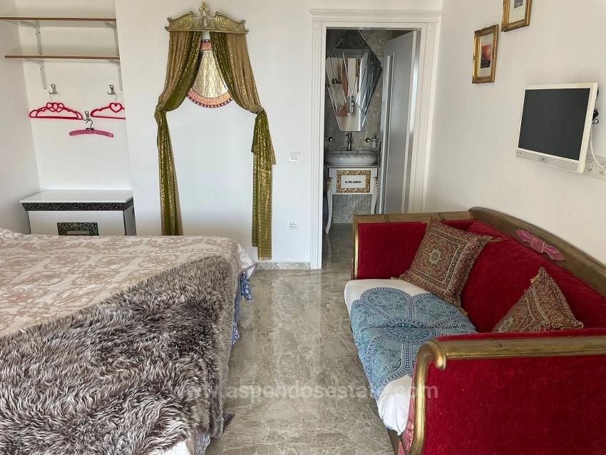 Продается Vip-Вилла В Гёкбеле, На Участке Площадью 5000 М2 С Полным Видом На Море.