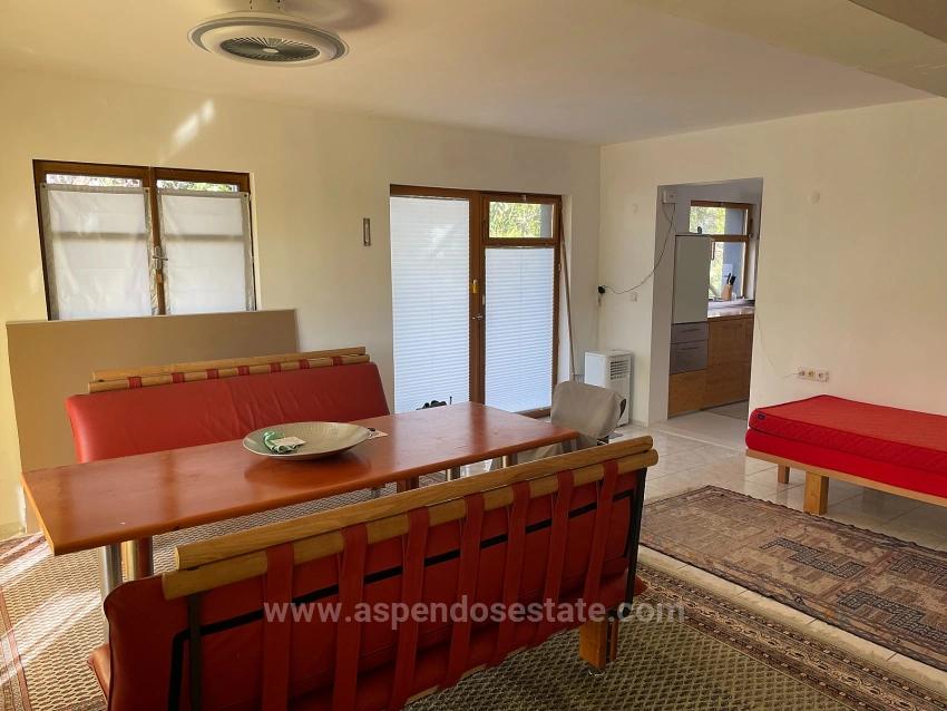 Продается Отдельно Стоящий Одноэтажный Дом На Участке Площадью 2882 М2 В Городе Эскикёй.