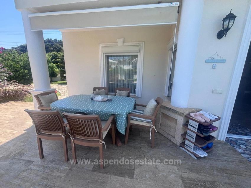 Продается Вилла Площадью 848 М² С 3 Спальнями И 1 Ванной Комнатой В Дальяне, С Видом На Гробницы Королей.