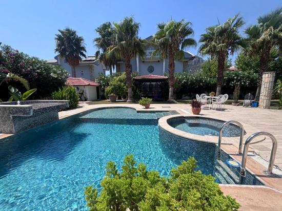 Вилла 5+1 На Продажу На Угловом Участке Площадью 980 М2 В Дальян-Мараше