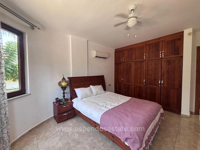 Dalyan Maraş'da Köşebaşında 980M2 Arsa İçin'de 5+1 Satılık Villa