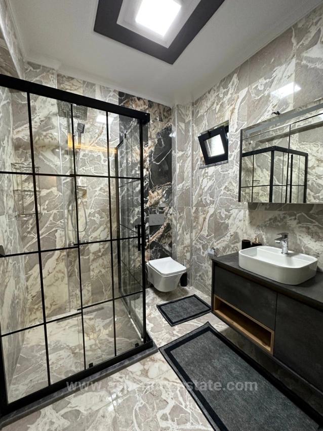 Eskiköy'de 14.136 M2 Tarla İçerisinde 4+1 Satılık Villa