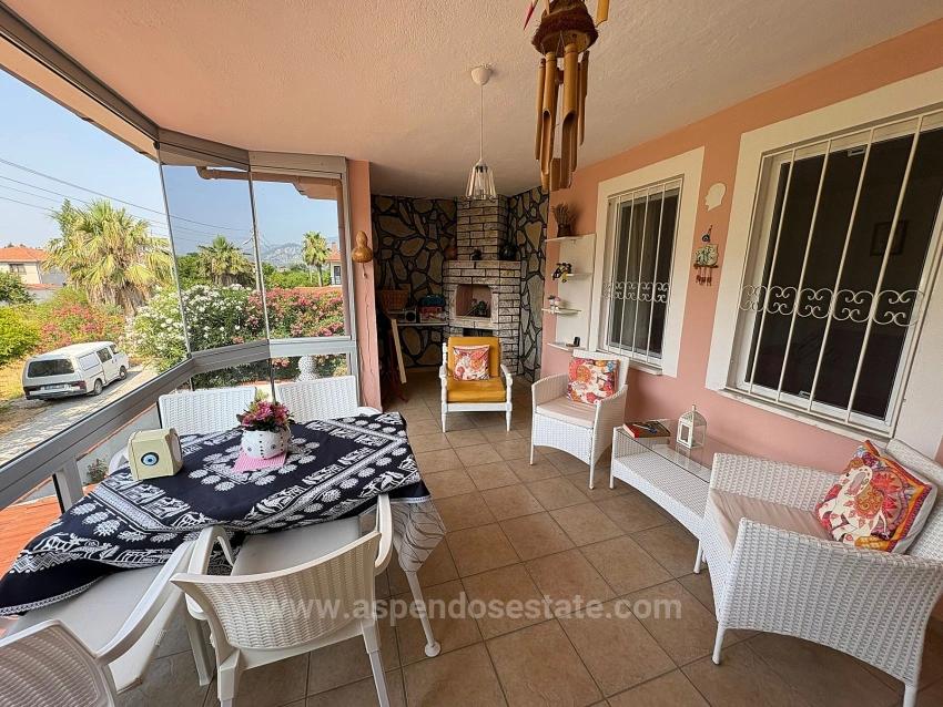 Okçular'da 514M2 Arsa İçerisinde 2 Katlı Satılık Ev