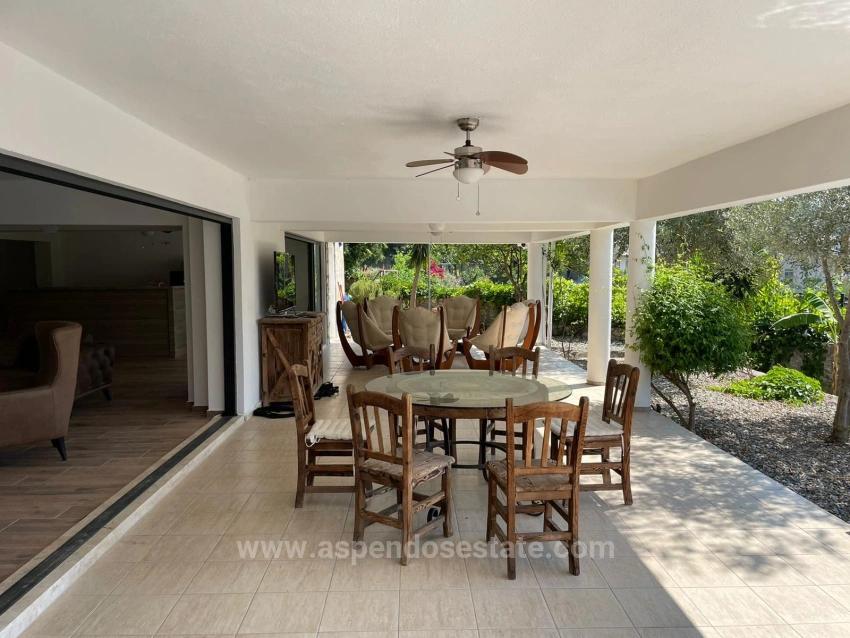 Çandır'da Deniz Ve Göl Manzaralı 5+2 Satılık Villa