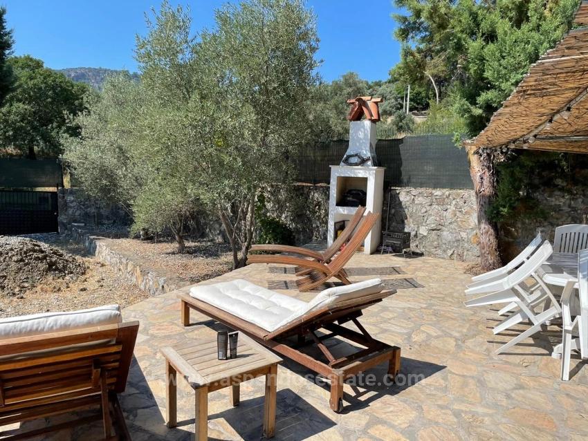 Çandır'da Deniz Ve Göl Manzaralı 5+2 Satılık Villa