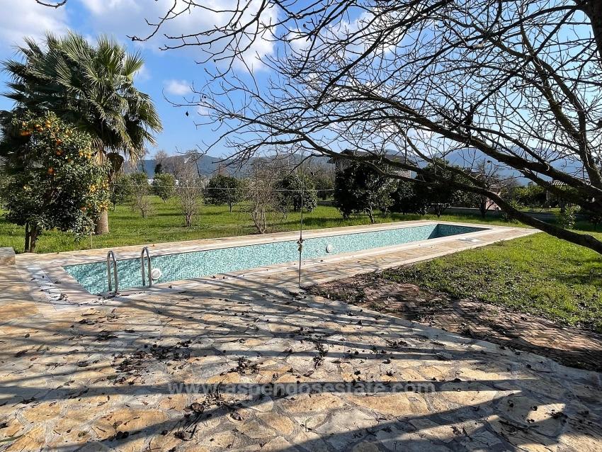 Eskiköy'de 2882 M2 Arsa İçerisinde Müstakil Satılık Tek Katlı Ev