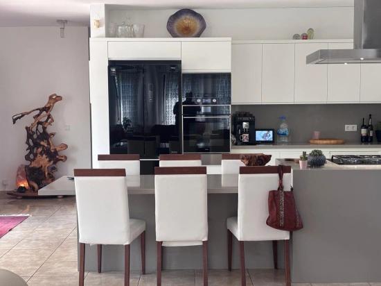 Dalyan Maraş'da Köşebaşında 980M2 Arsa İçin'de 5+1 Satılık Villa