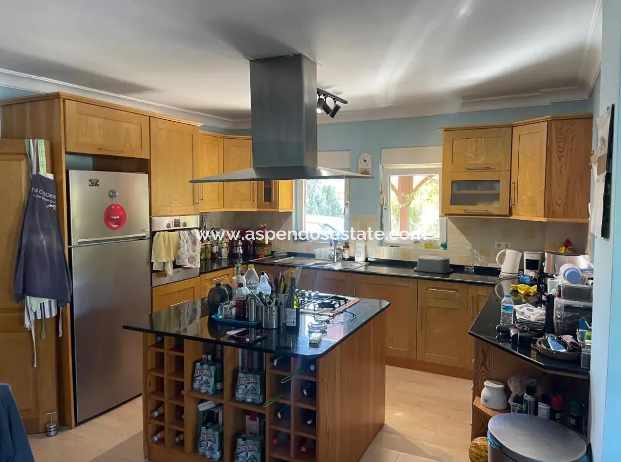 Dalyan Gülpınar'da 6000M2 Arsa İçerisinde 4+2 Satılık Villa