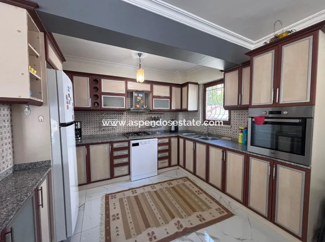 Dalyan Merkezde 301M2 Arsa İçerisinde 5+1 Satılık Villa