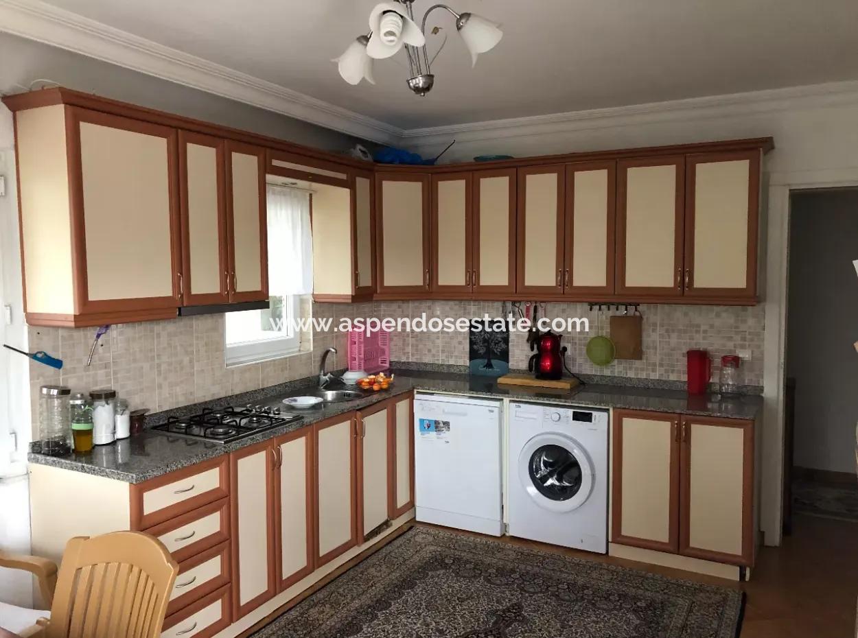 Okçular'da 1222M2 Arsa İçerisinde Satılık Tek Katlı Müstakil Ev