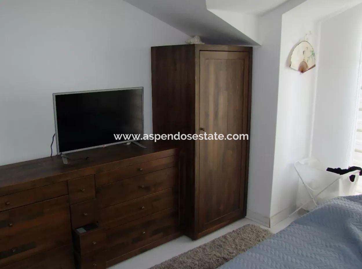 Dalyan'da Kanala Sıfır 4+1 Satılık Villa