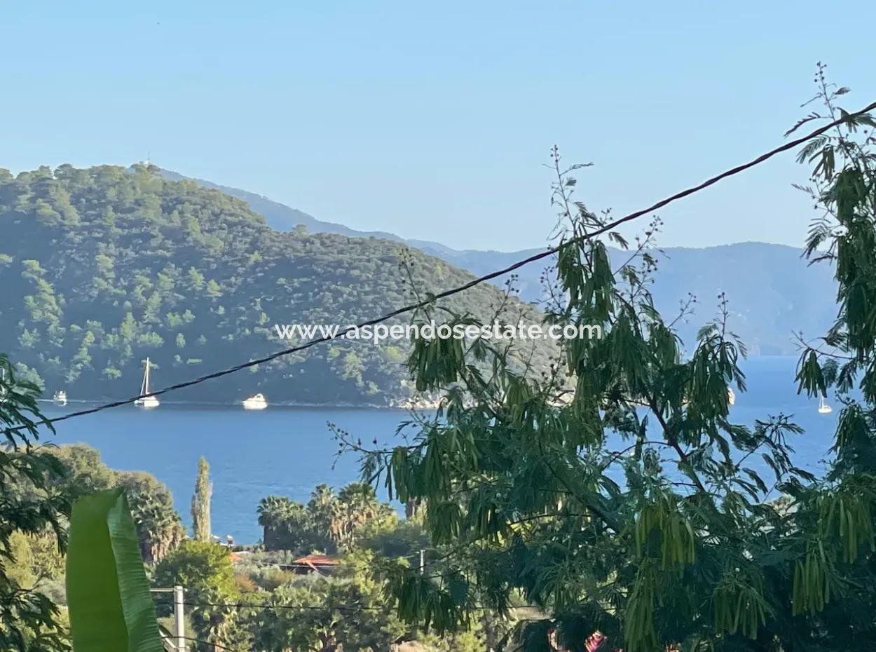 Ekincik'de Deniz Manzaralı 420M2 İmarlı Satılık Arsa