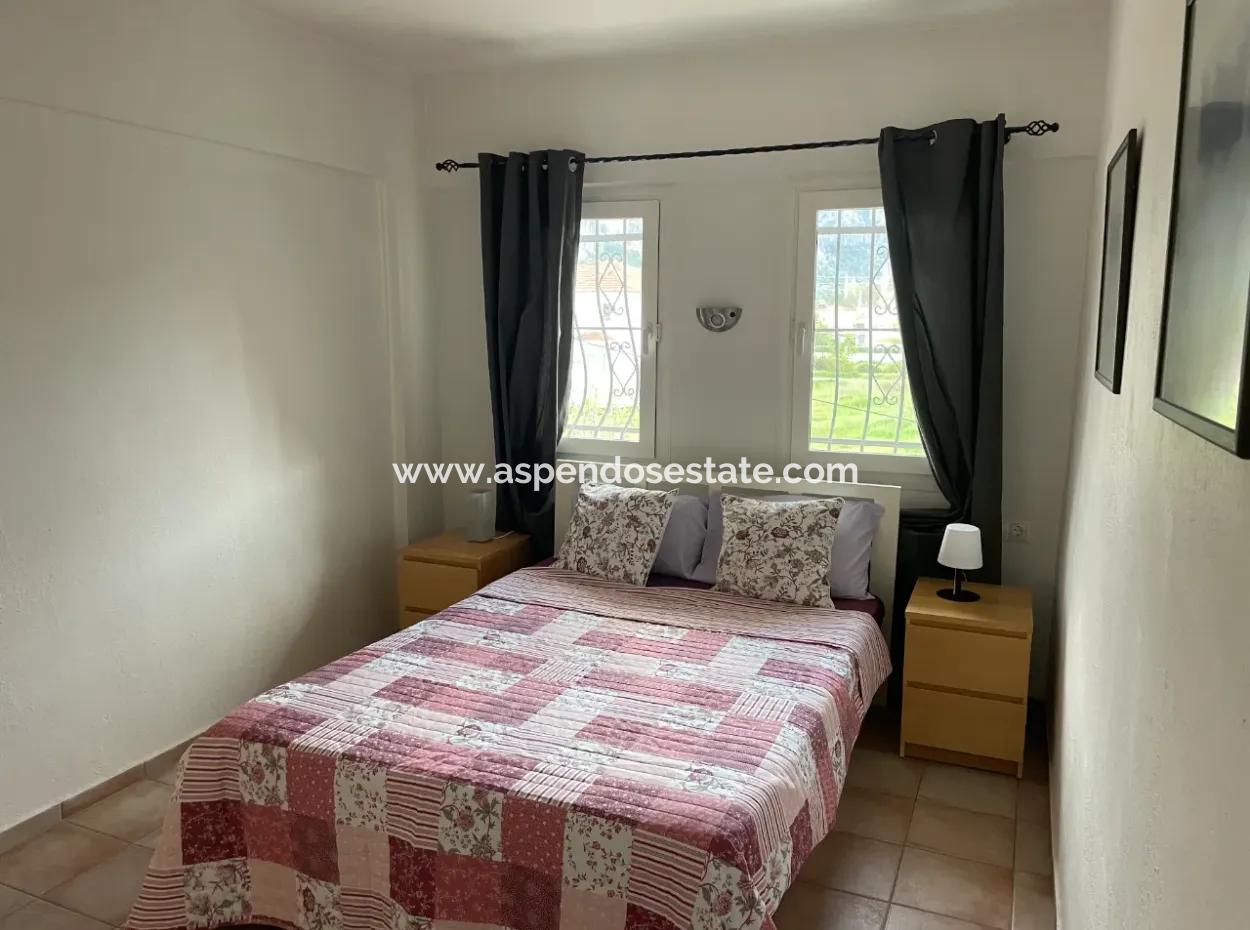 Okçular'da 1007M2 Arsa İçinde Satılık Villa