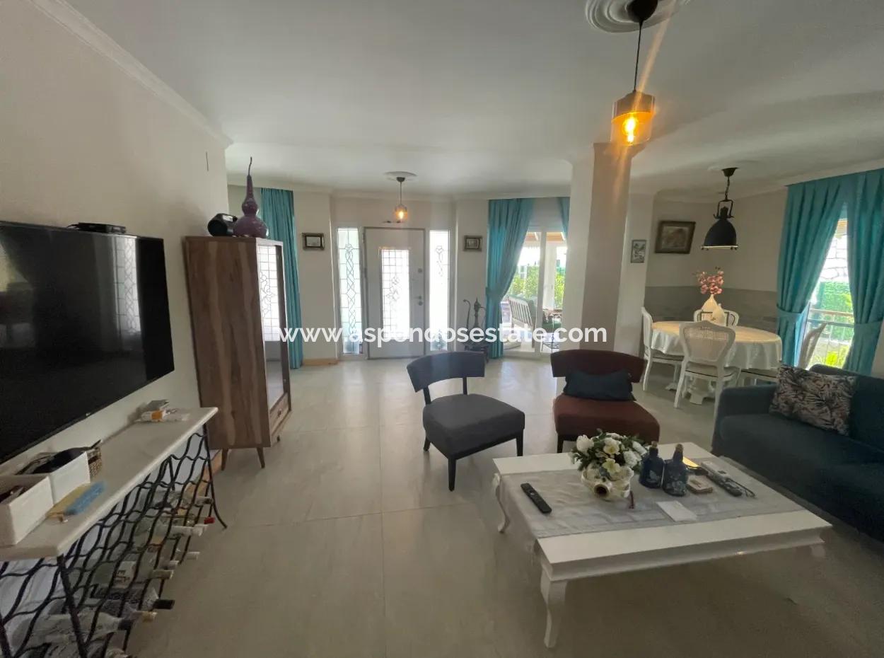 Dalyan Gülpınar'da 720M2 Arsa İçinde 4+1 Satılık Villa