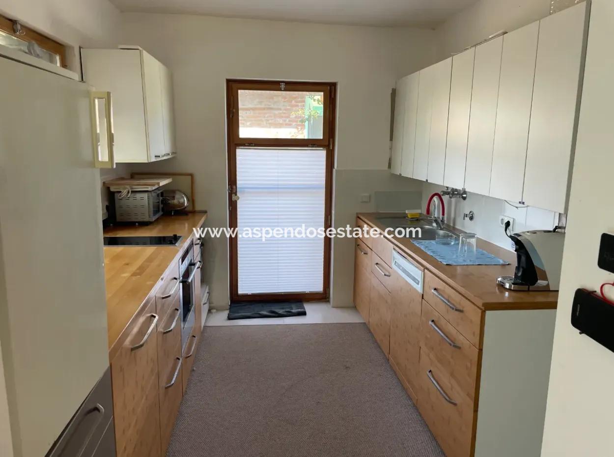 Eskiköy'de 2882 M2 Arsa İçerisinde Müstakil Satılık Tek Katlı Ev