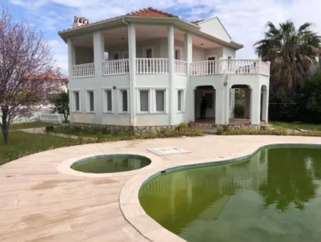 Dalyan Maraş'ta 1532M2 Satılık Villa